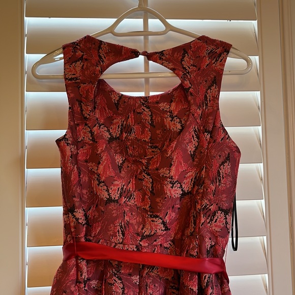 Beautiful pink dress - Picture 3 of 4